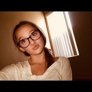 Meet your Posher, Mia